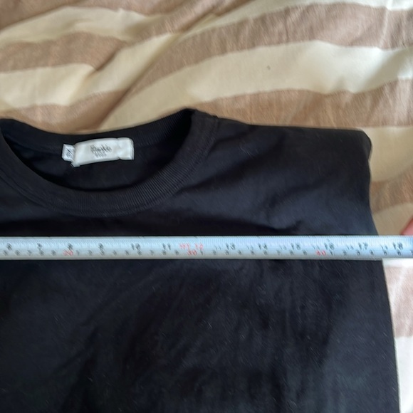 The Frankie Shop Eva Padded Shoulder Muscle T-Shirt Black Size Extra Small. - Picture 13 of 14